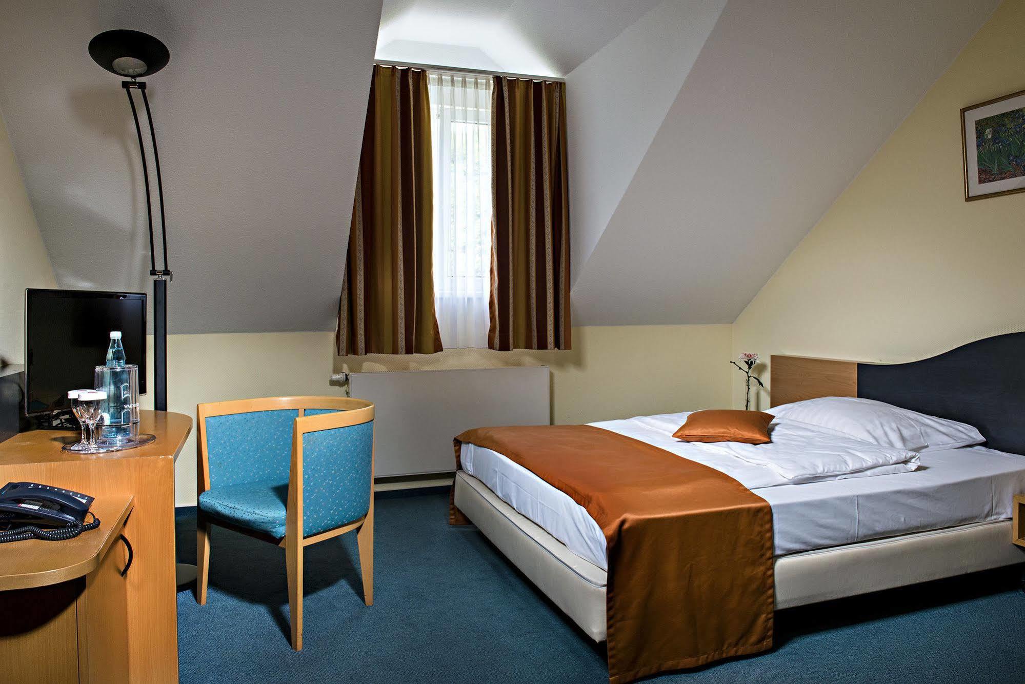 H+ Hotel Erfurt Exteriör bild